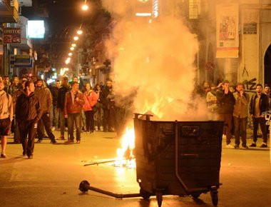 Αγρίνιο: Συνεχίστηκαν οι εμπρησμοί κάδων απορριμμάτων